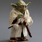 Action Figure Mestre Yoda - Lateral